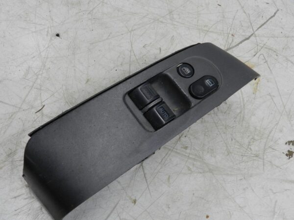 (129) 2005 HONDA JAZZ. DRIVER SIDE FRONT WINDOW SWITCHES