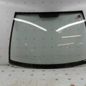 (129) 2005 HONDA JAZZ. WINDSCREEN GLASS