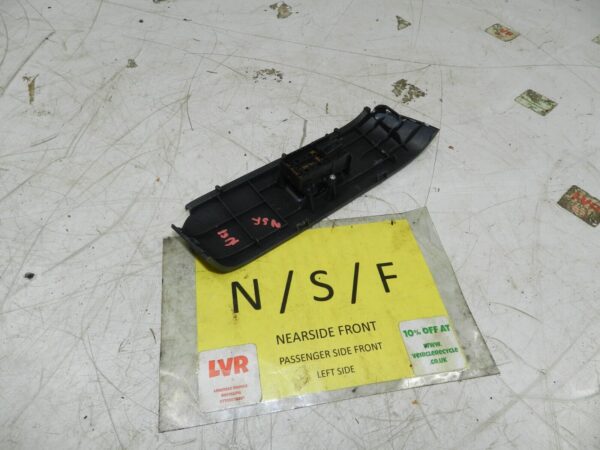 (129) 2005 HONDA JAZZ. PASSENGER SIDE FRONT WINDOW SWITCH - Image 2