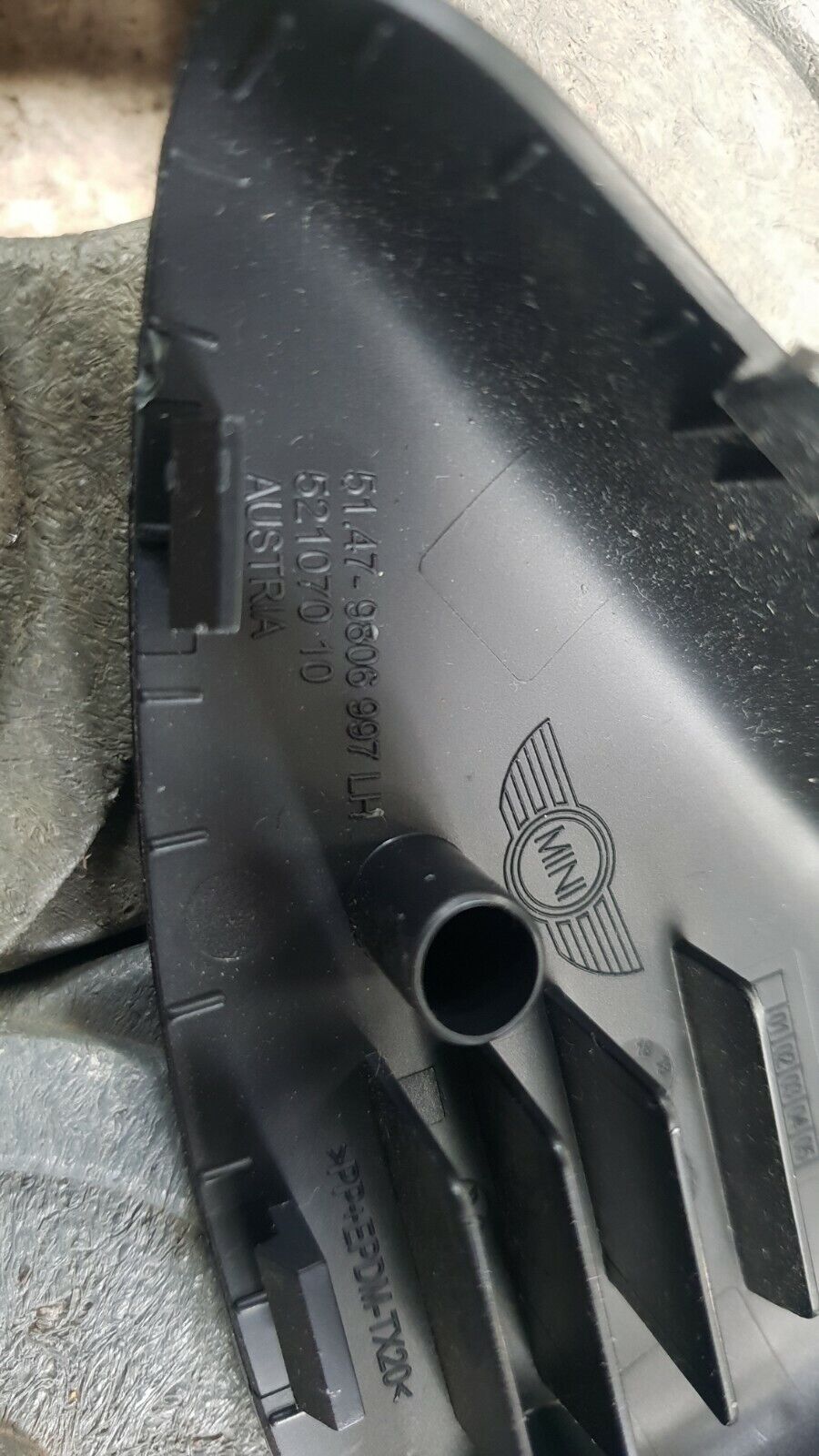 Mini Countryman 2014 1.6 Boot Trim Cover N/S 9806997LH - Image 3