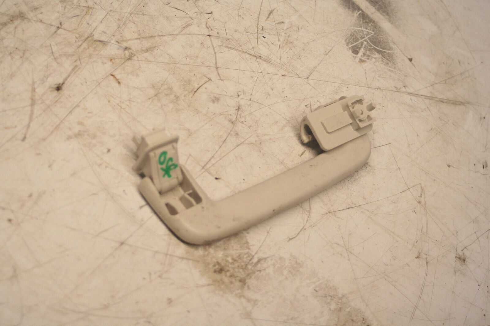 2014 FORD FOCUS MK3. DRIVER SIDE REAR GRAB HANDLE