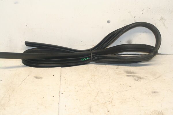 2014 FORD FOCUS MK3. DRIVER SIDE REAR DOOR RUBBER SEAL