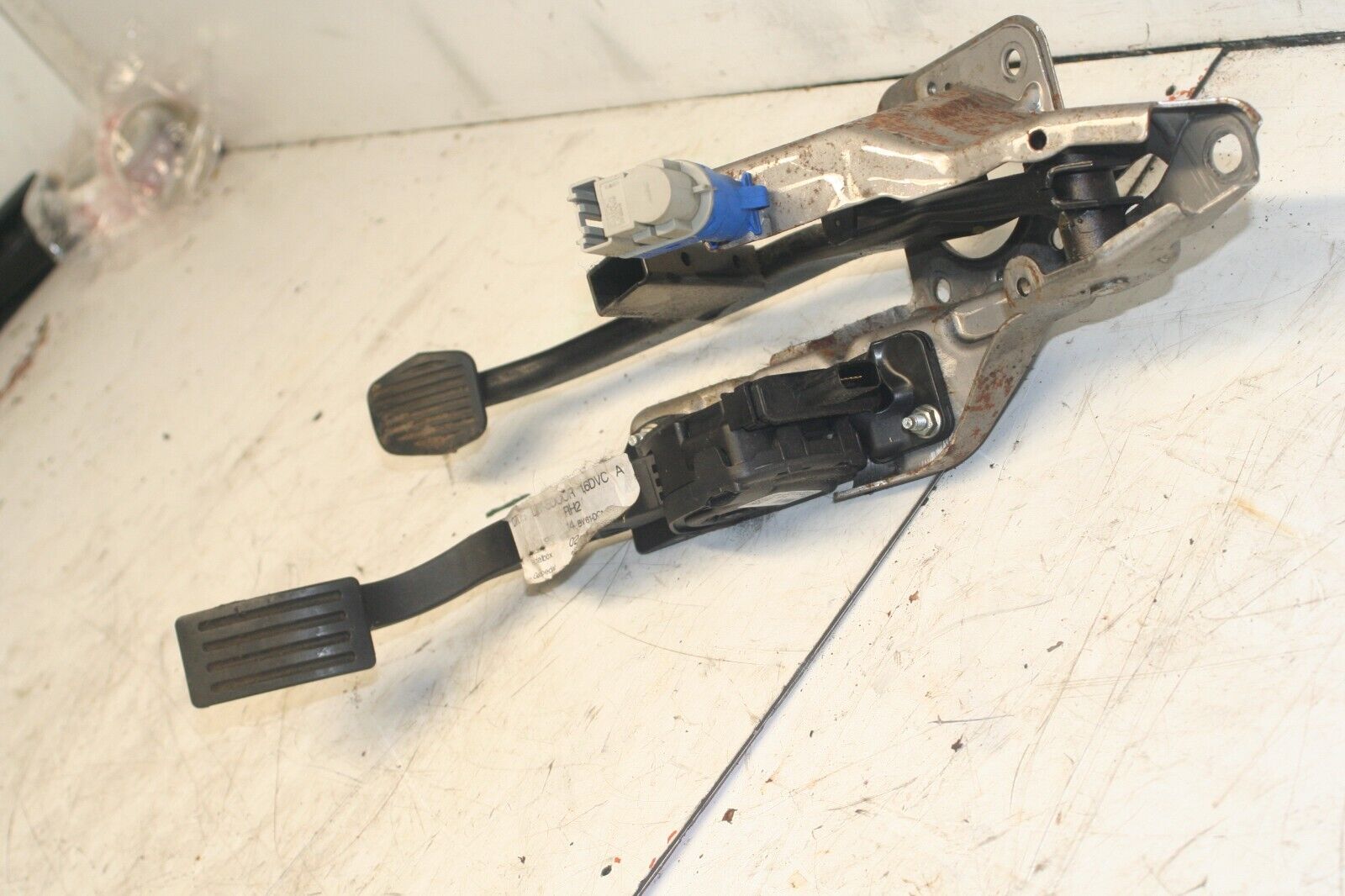 2014 FORD FOCUS MK3. BRAKE PEDAL (ACCELERATOR PEDAL NOT INCLUDED)