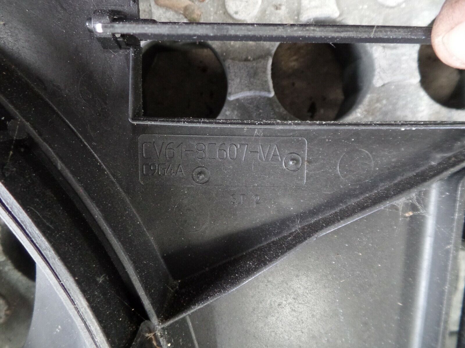 2013 MK3 Ford Focus 1.0 Ecoboost Radiator Cooling Fan + Module cv61-8c607-va - Image 3