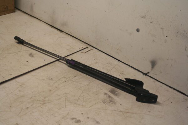 2014 FORD FOCUS MK3. BOOT LID TAIL GATE GAS STRUTS