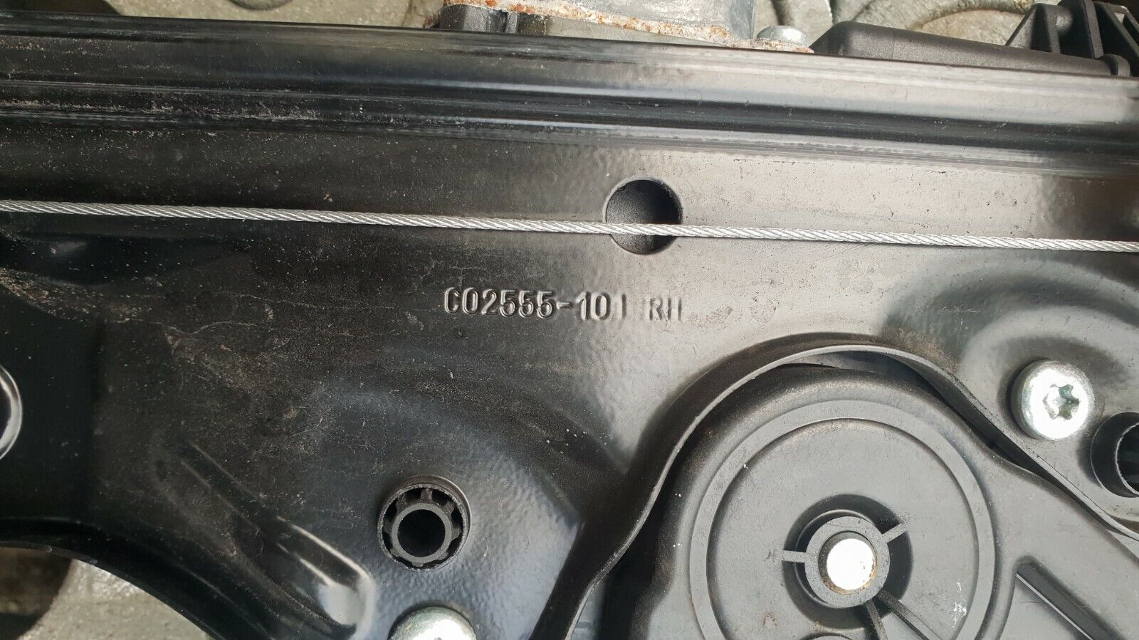 Vauxhall Adam / Corsa 2013 O/S Front (Drivers) Window Regulator + Motor 20951582 - Image 3