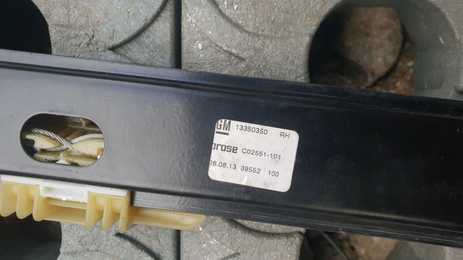 Vauxhall Adam / Corsa 2013 O/S Front (Drivers) Window Regulator + Motor 20951582 - Image 6