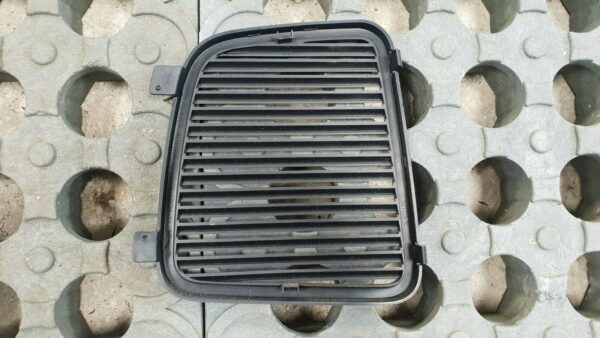 Mini Countryman 2014 1.6 Left Side Rear Light Access Panel 9804909 - Image 2