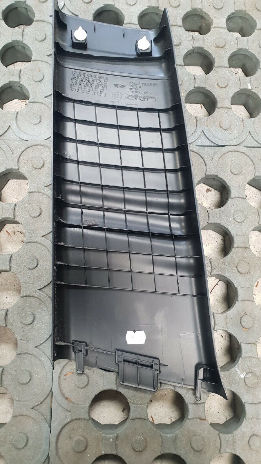 Mini Countryman 2014 Drivers Side B Column Pillar Trim Cover 9801266 - Image 2