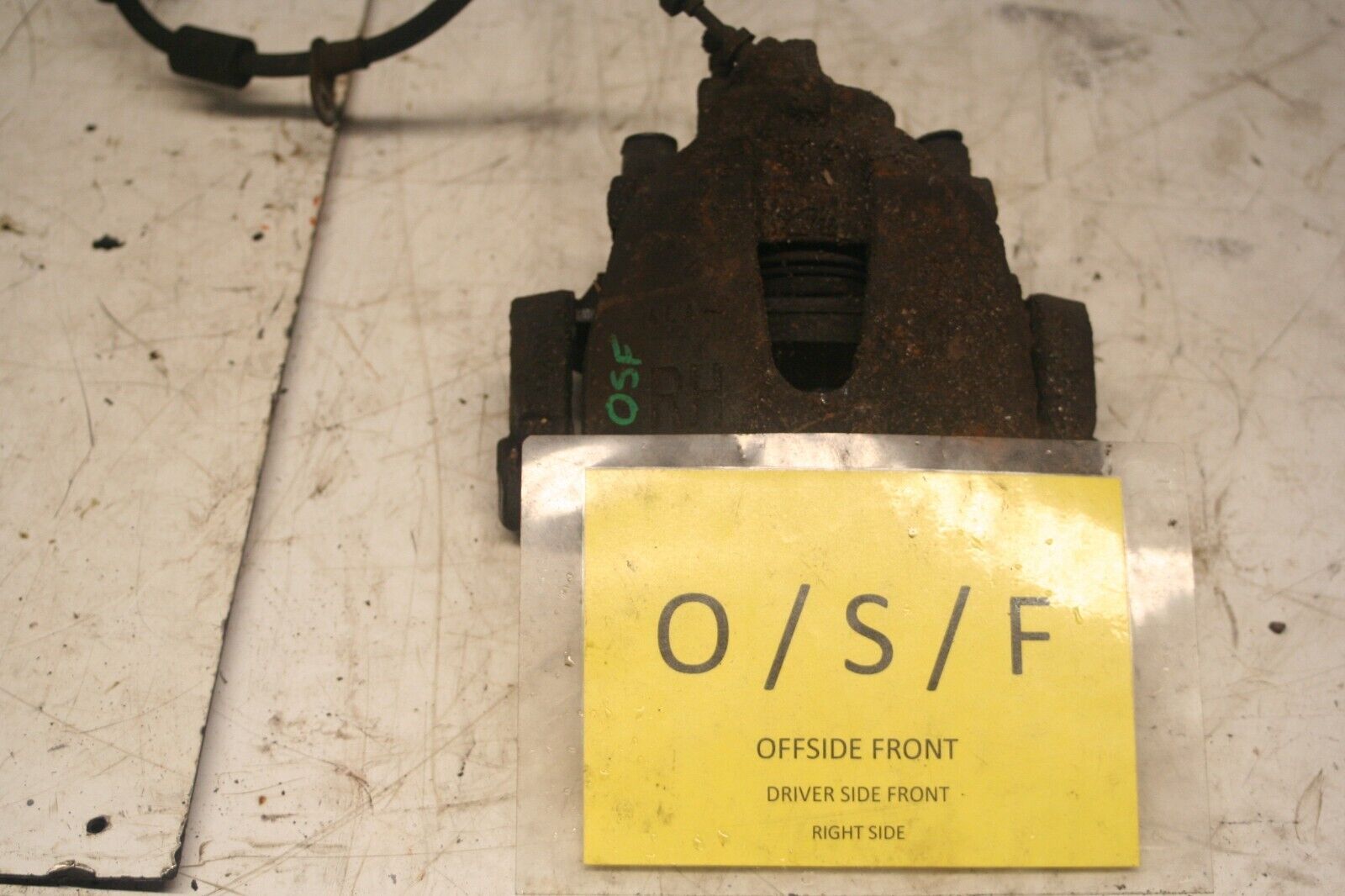 2014 FORD FOCUS MK3. DRIVER SIDE FRONT BRAKE CALIPER + CARRIER