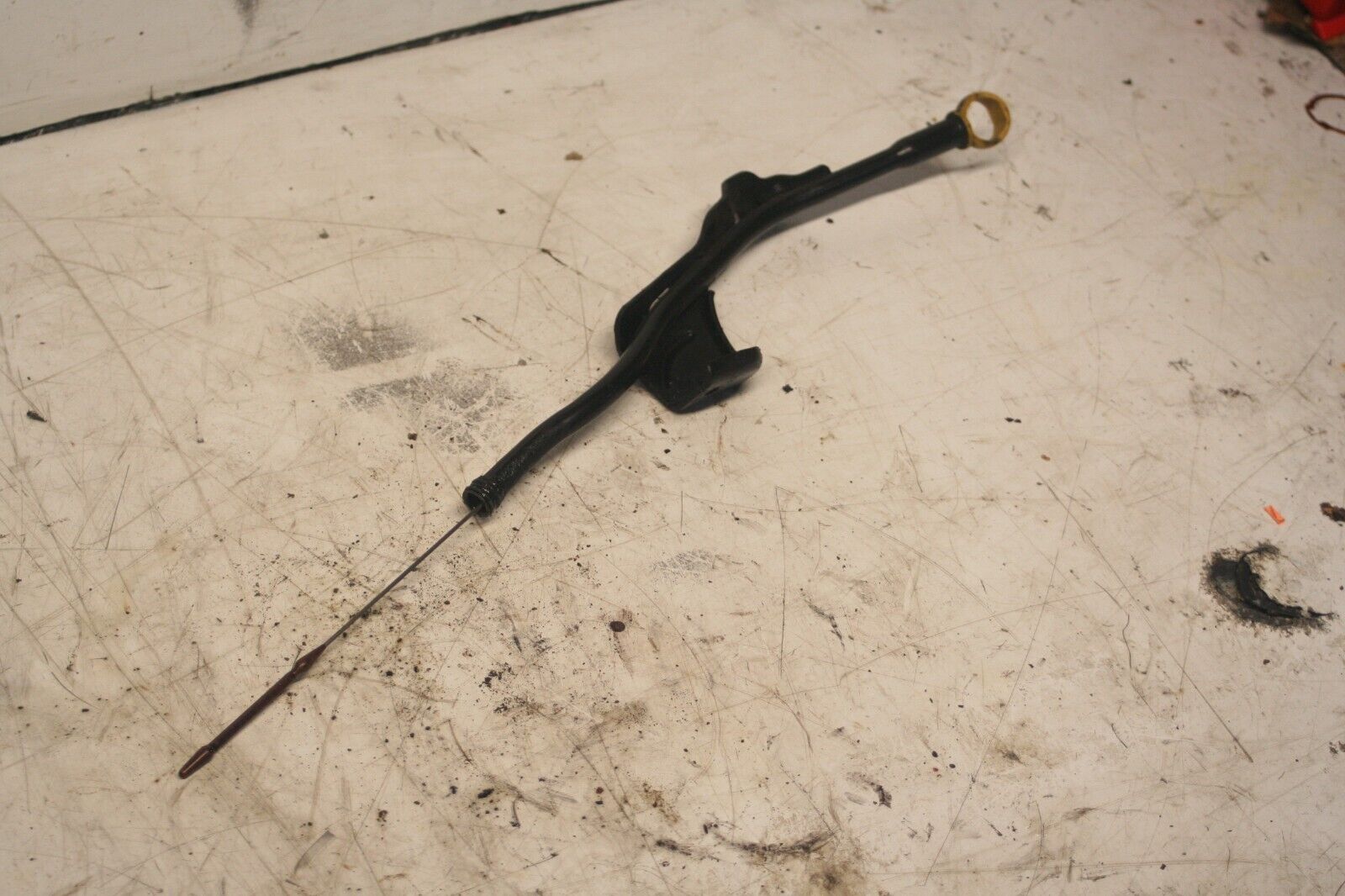 2014 FORD FOCUS MK3. ENGINE OIL DIPSTICK AND GUIDE TUBE - Image 2