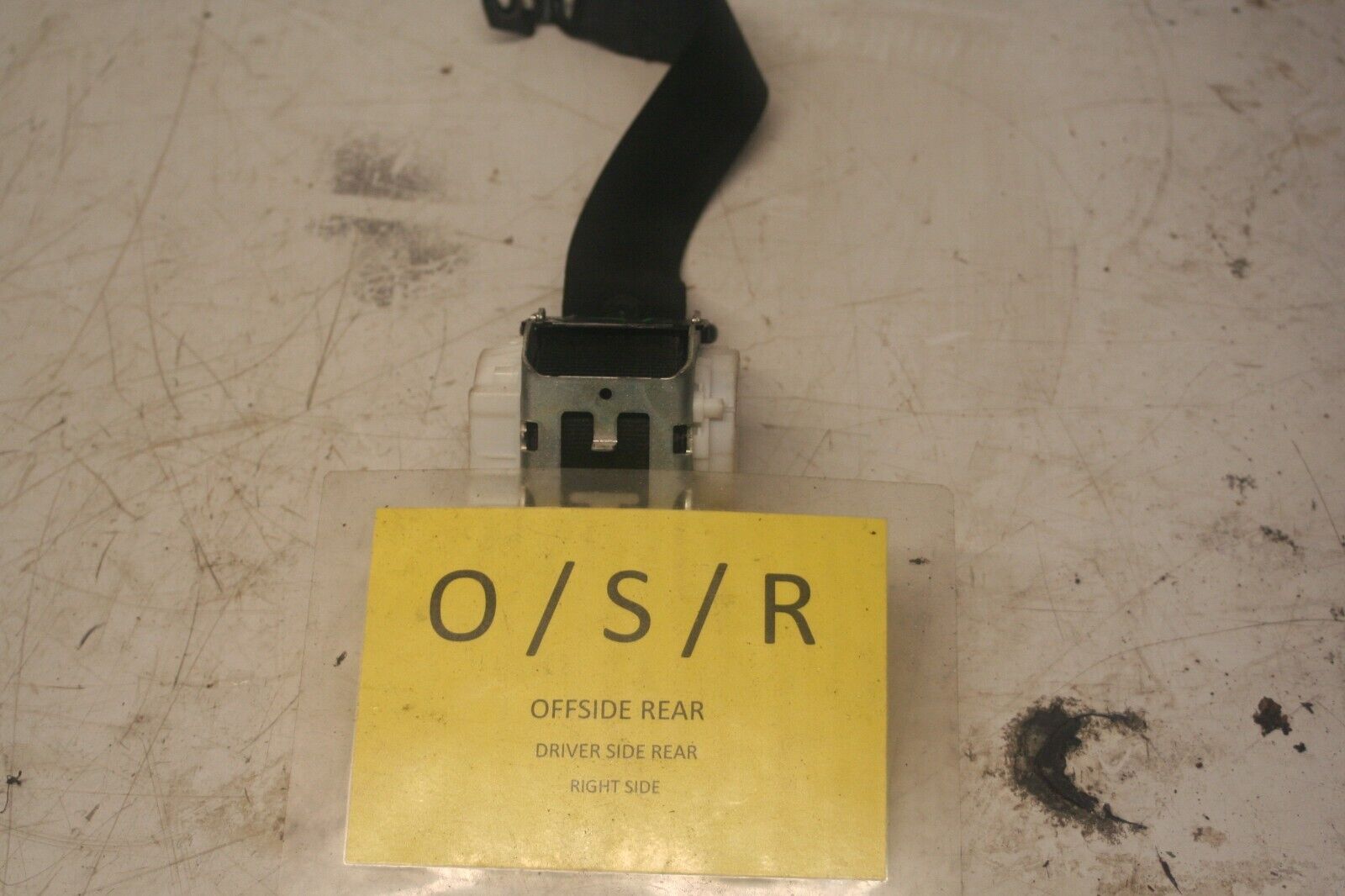 2014 FORD FOCUS MK3. DRIVER SIDE REAR SEAT BELT
