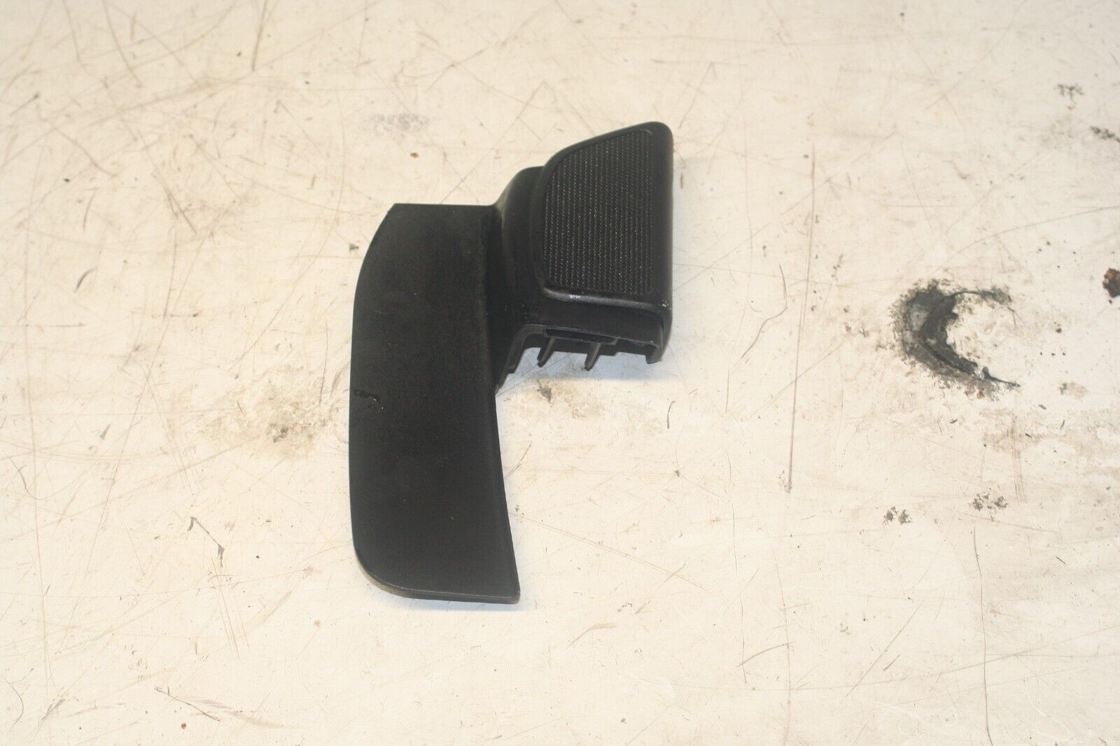 2014 FORD FOCUS MK3. DOOR TWEETER COVER BM51-18C862-A - Image 3