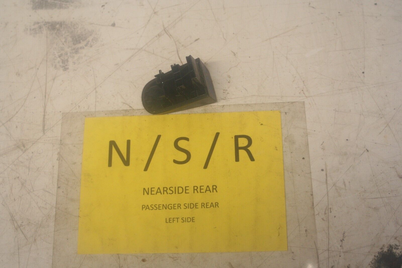 2014 FORD FOCUS MK3. PASSENGER SIDE REAR DOOR CAP IN BLACK - Image 2