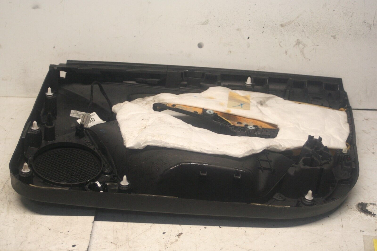 2014 FORD FOCUS MK3. PASSENGER SIDE FRONT DOOR CARD - Image 4