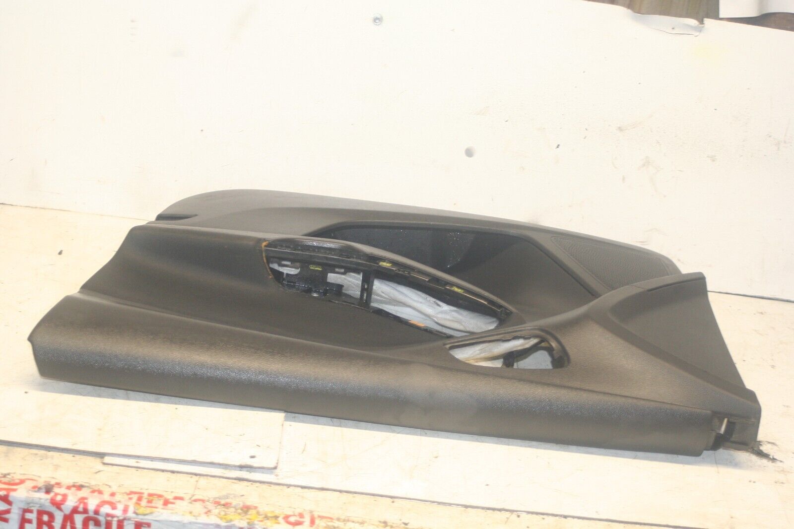 2014 FORD FOCUS MK3. DRIVER SIDE FRONT DOOR CARD - Image 3