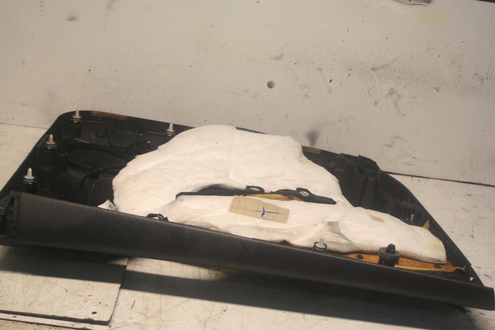 2014 FORD FOCUS MK3. DRIVER SIDE FRONT DOOR CARD - Image 4