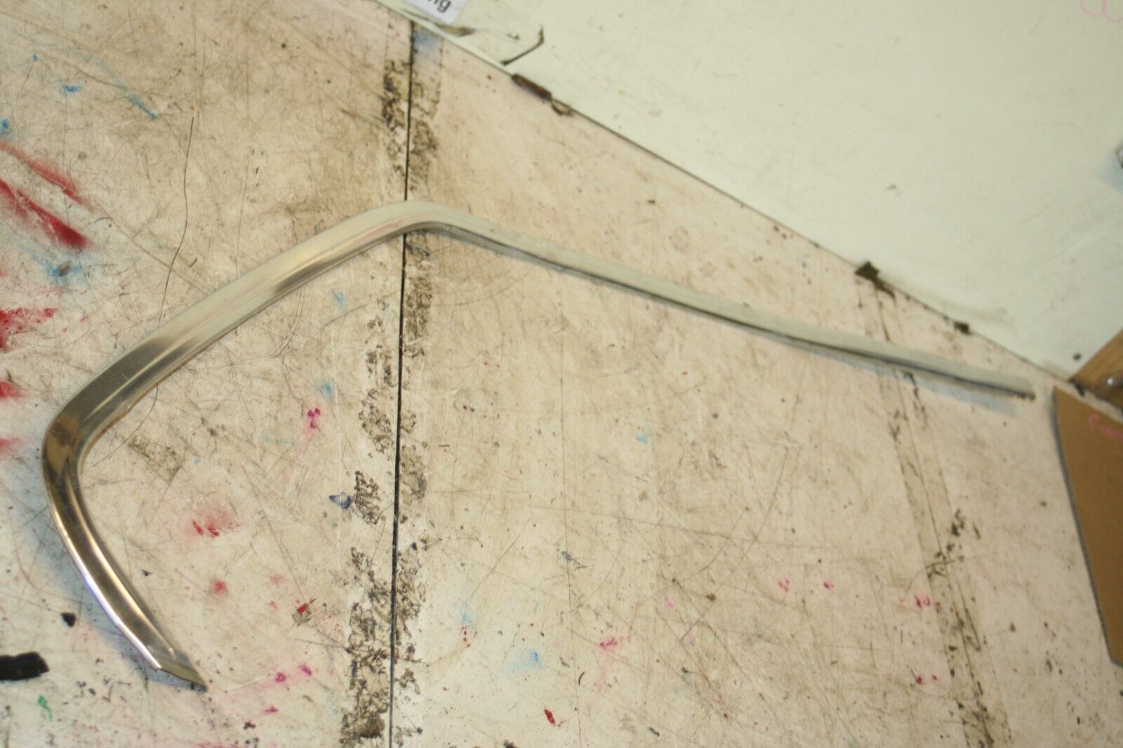 1988 BMW 525 E28. CHROME TRIM OFF SIDE REAR GUTTER