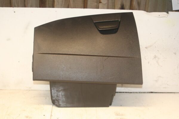 2014 FORD FOCUS MK3. GLOVE BOX