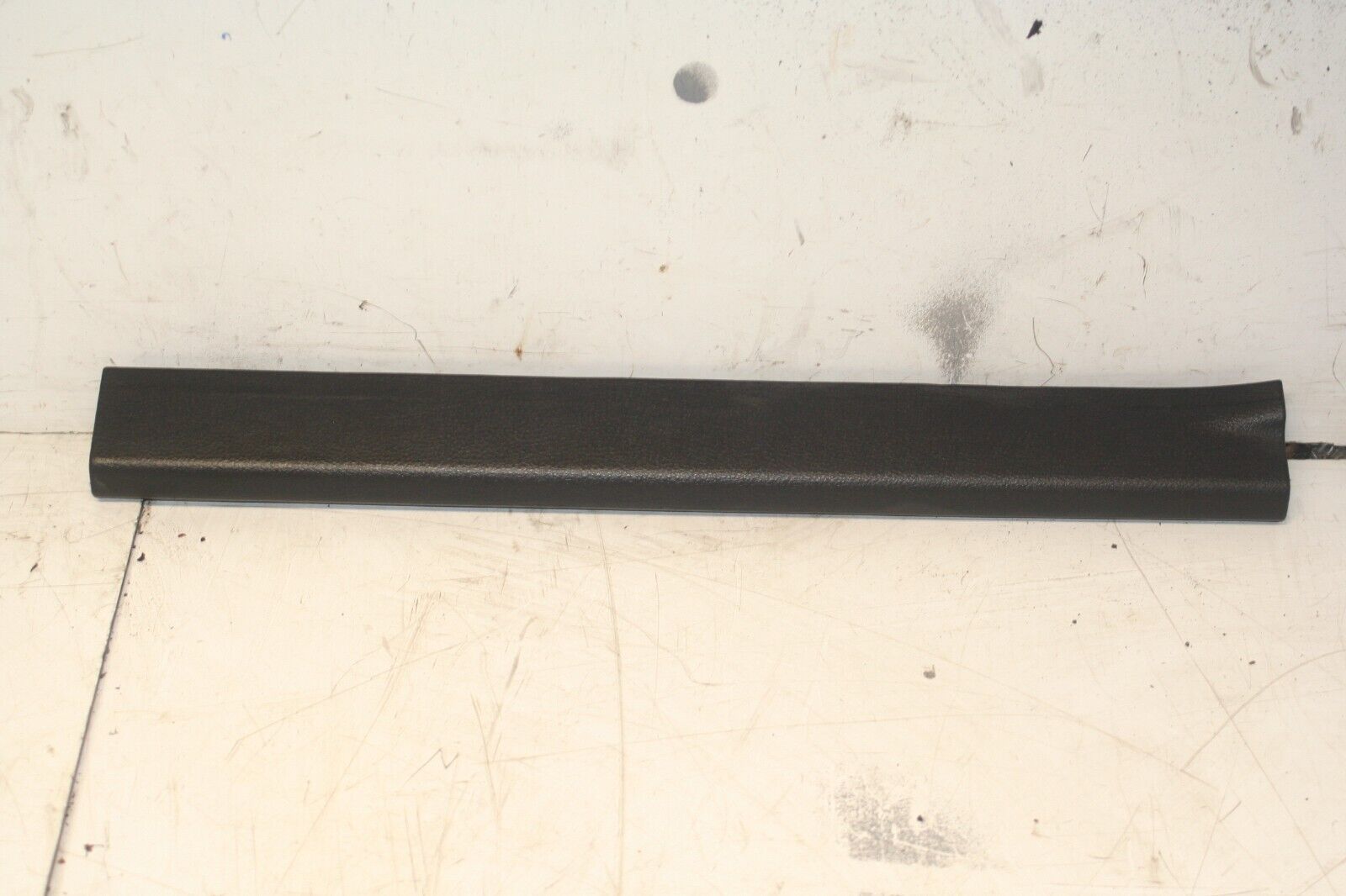 2014 FORD FOCUS MK3. LOWER FLOOR SEAL TRIM