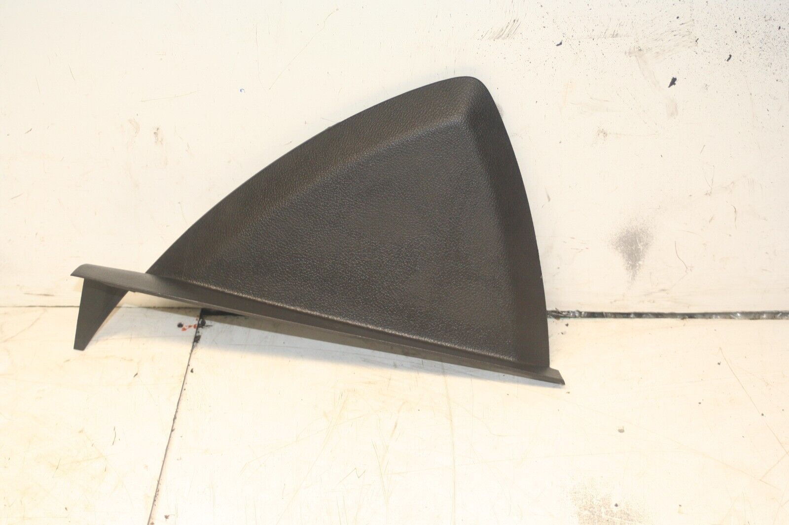 2014 FORD FOCUS MK3. DASHBOARD END TRIM