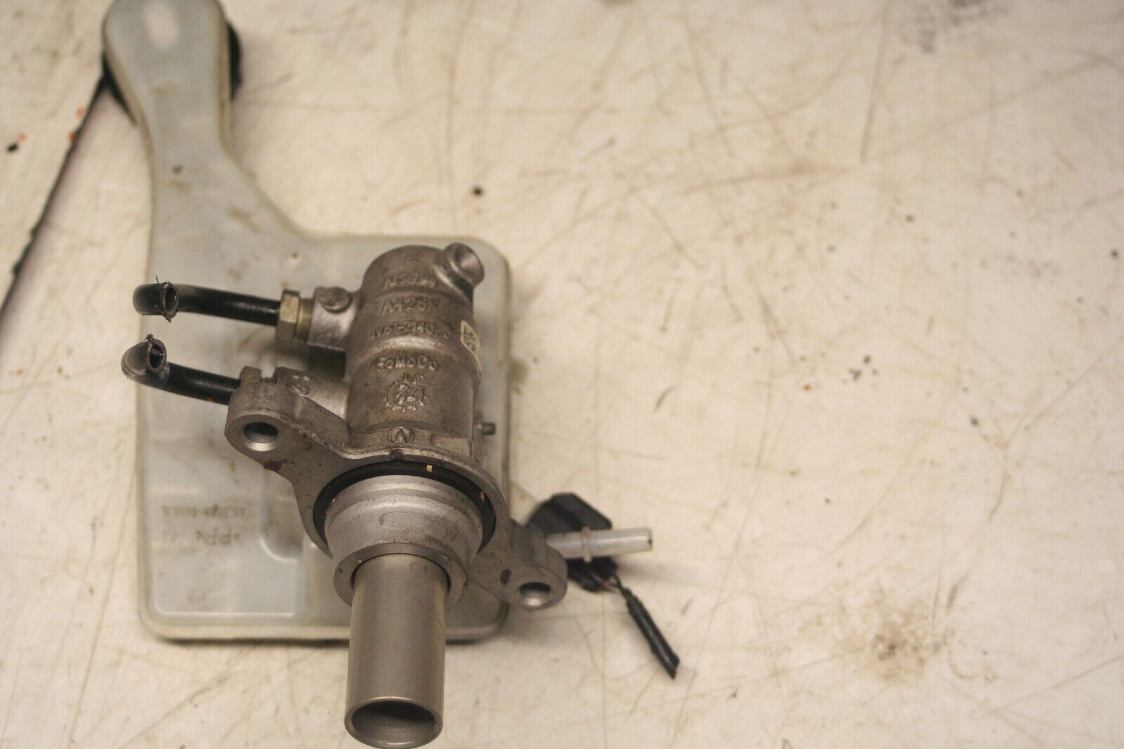 2014 FORD FOCUS MK3. BRAKE MASTER CYLINDER - Image 2