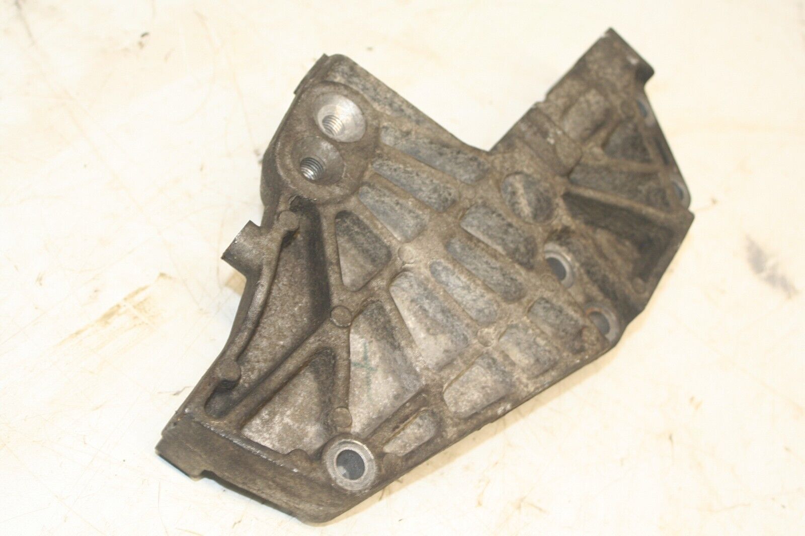 VAUXHALL VIVARO / RENAULT TRAFFIC. ENGINE MOUNT - Image 2