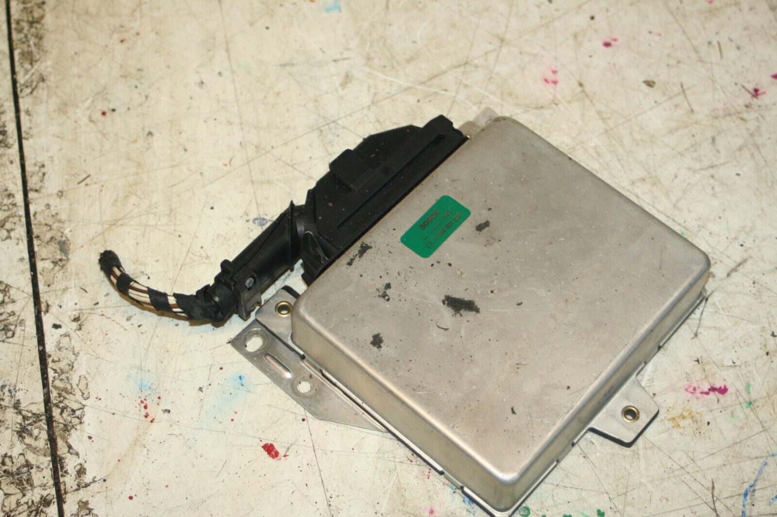 1988 BMW 525 E28. ECU 0280 001 300 M30 ENGINE