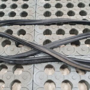 Mini Countryman 2014 1.6 Boot Lid Tailgate Gasket Rubber Seal 9801388