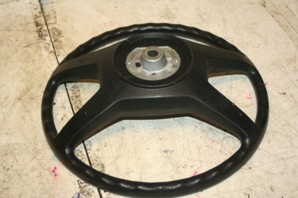 1988 BMW 525 E28. STEERING WHEEL - Image 2