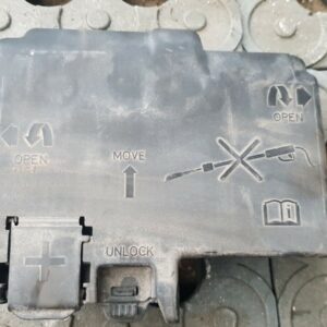 Vauxhall Adam / Corsa 2013 1.4 Petrol 87BHP Battery Positive Fuse Box 525230582