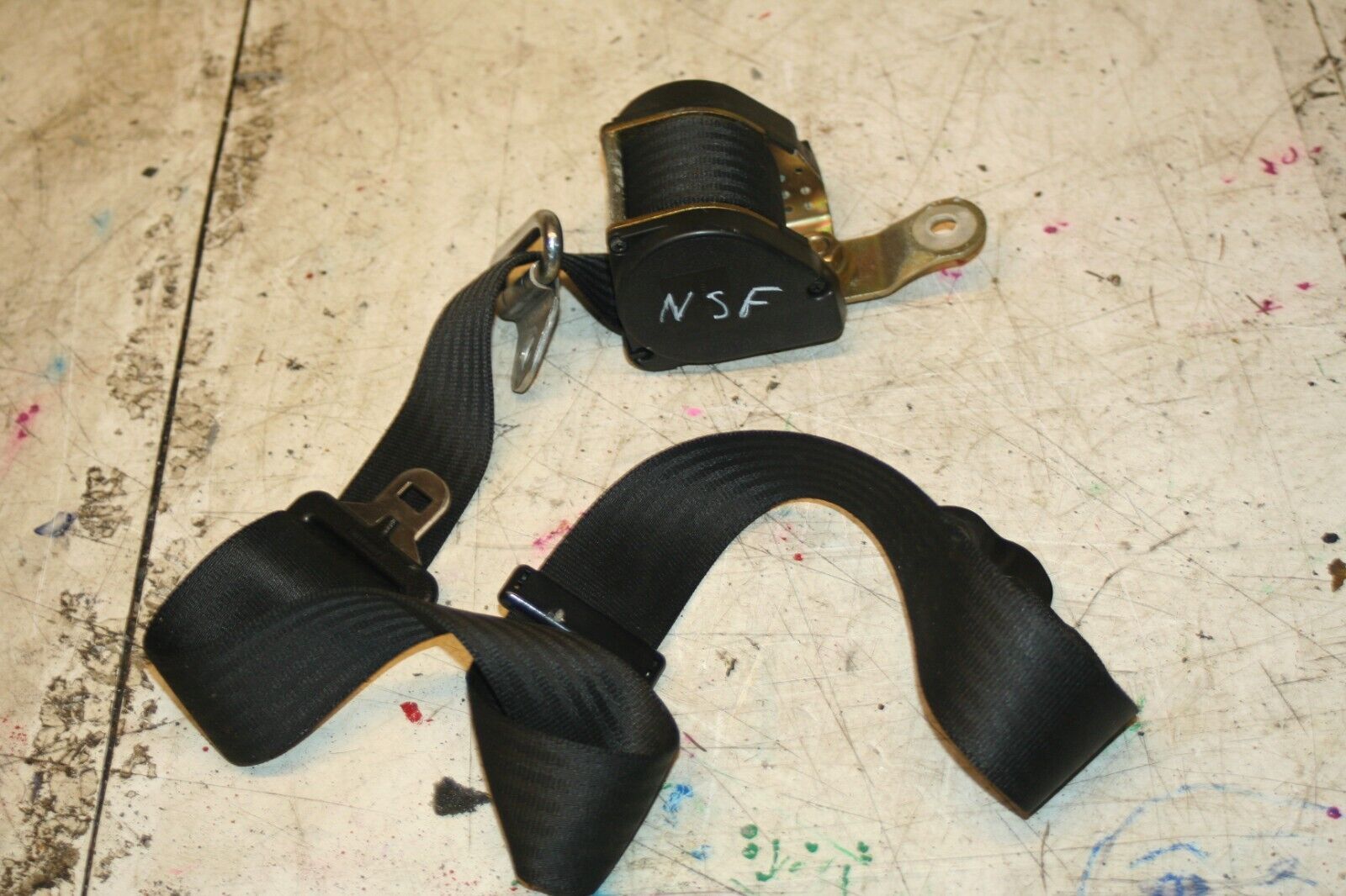1988 BMW 525 E28. NEAR SIDE FRONT SEAT BELT