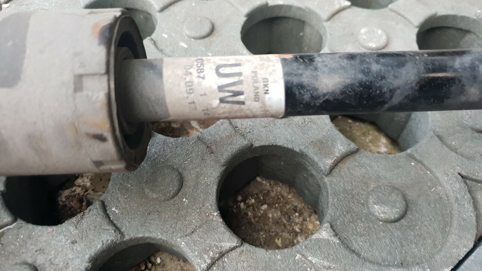 Vauxhall Adam / Corsa 2013 1.4 Petrol 87BHP O/S (Drivers) Drive Shaft - Image 2