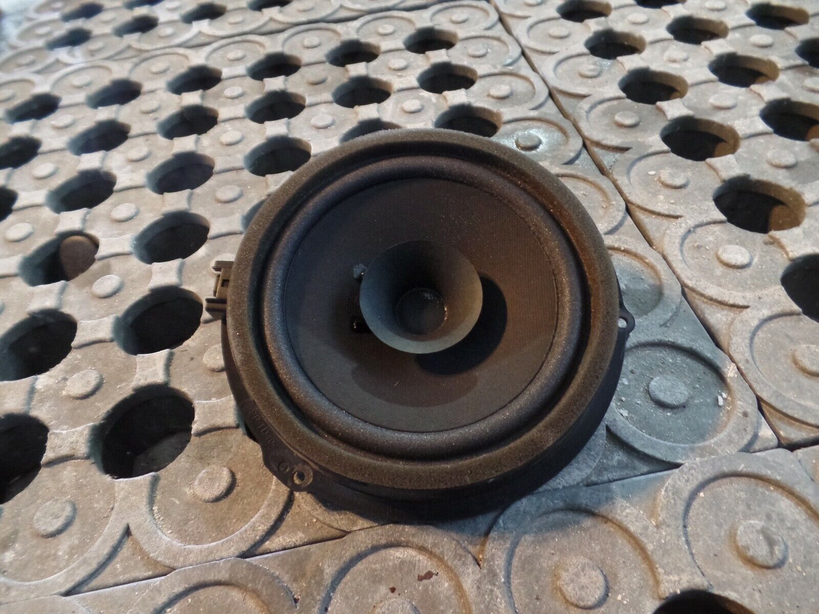 2013 MK3 Ford Focus Genuine Rear Door Speaker Left or Right aa6t-18808-ca