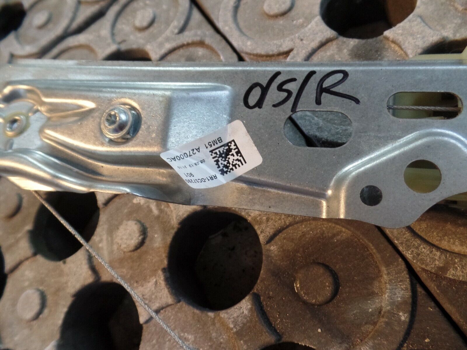 2013 Ford Focus 1.0 Petrol Ecoboost Drivers Rear O/S/R Window Regulator Manual - Image 4