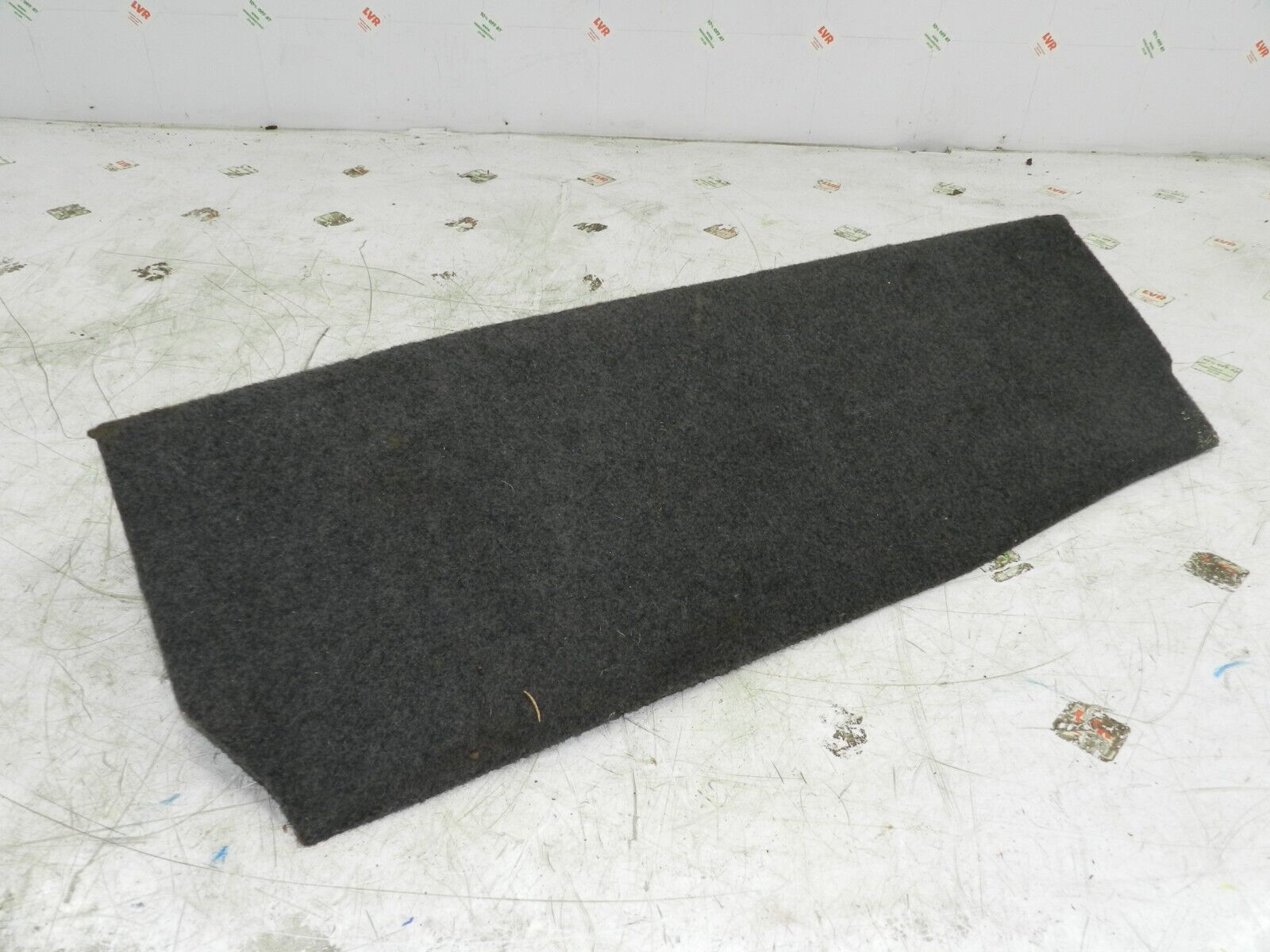 134. 1997-2002 JAGUAR XJ8. BOOT TRUNK LINER FLOOR TRIM GNC3620AA