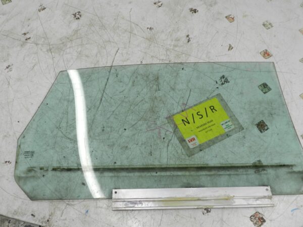 134. 1997-2002 JAGUAR XJ8. PASSENGER SIDE REAR WINDOW GLASS - Image 2