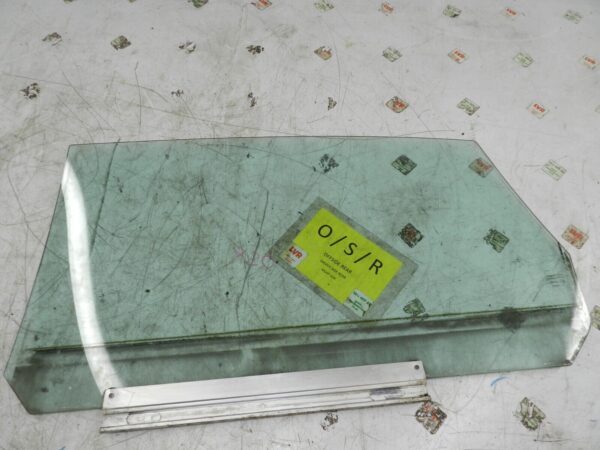 134. 1997-2002 JAGUAR XJ8. DRIVER SIDE REAR WINDOW GLASS - Image 2