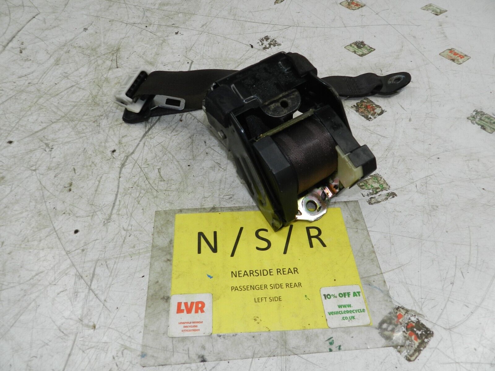 134. 1997-2002 JAGUAR XJ8. PASSENGER SIDE REAR SEAT BELT - Image 2