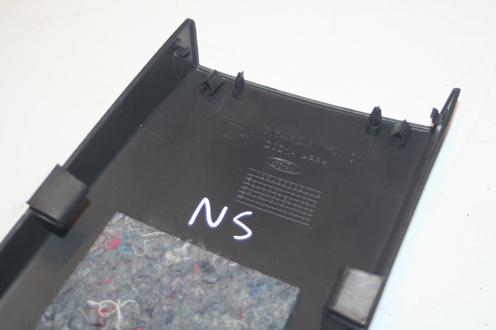 2016 FORD KUGA MK2. PASSENGER SIDE B PILLAR TRIM - Image 3