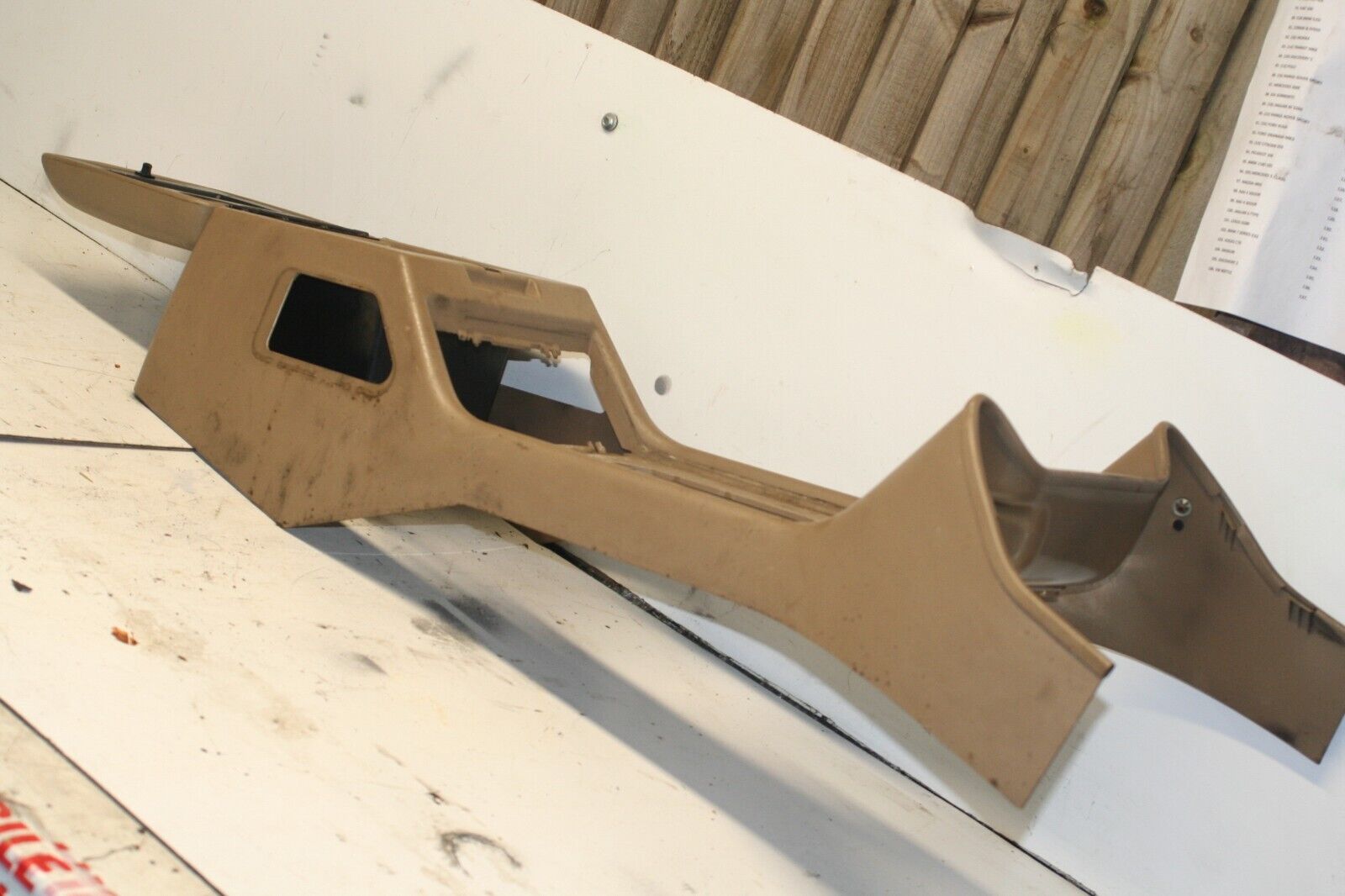 2001 LAND ROVER DISCOVERY 2 TD5. CENTRE CONSOLE ARM REST - Image 2