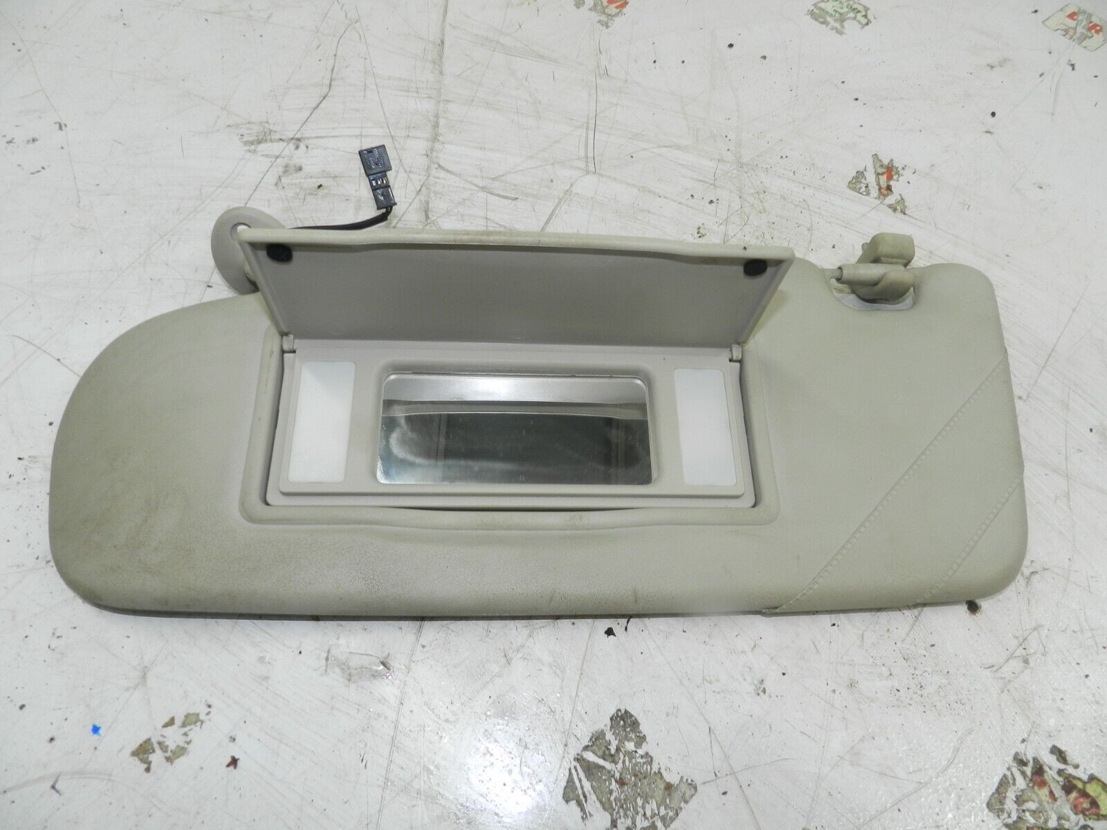2006 LAND ROVER FREELANDER 1 FACELIFT TD4 L314. PASSENGER SUN VISOR