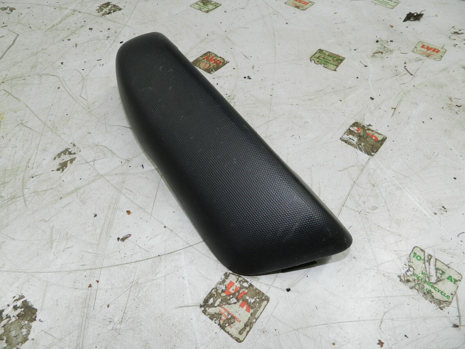 (129) 2005 HONDA JAZZ. DRIVER SIDE REAR DOOR HANDLE TRIM