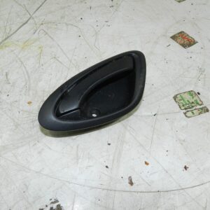 (129) 2005 HONDA JAZZ. DRIVER SIDE REAR DOOR HANDLE