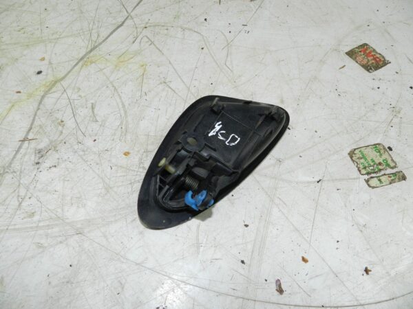 (129) 2005 HONDA JAZZ. DRIVER SIDE REAR DOOR HANDLE - Image 2