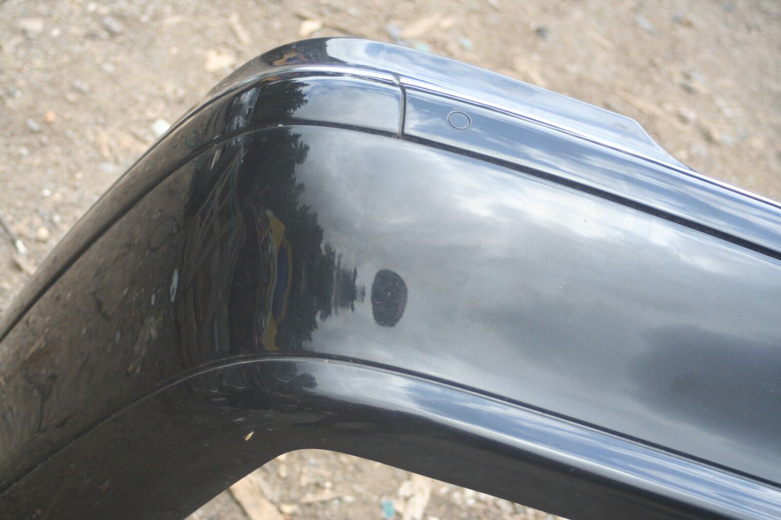 2005 MERCEDES S CLASS W220. REAR BUMPER IN BLACK - Image 6