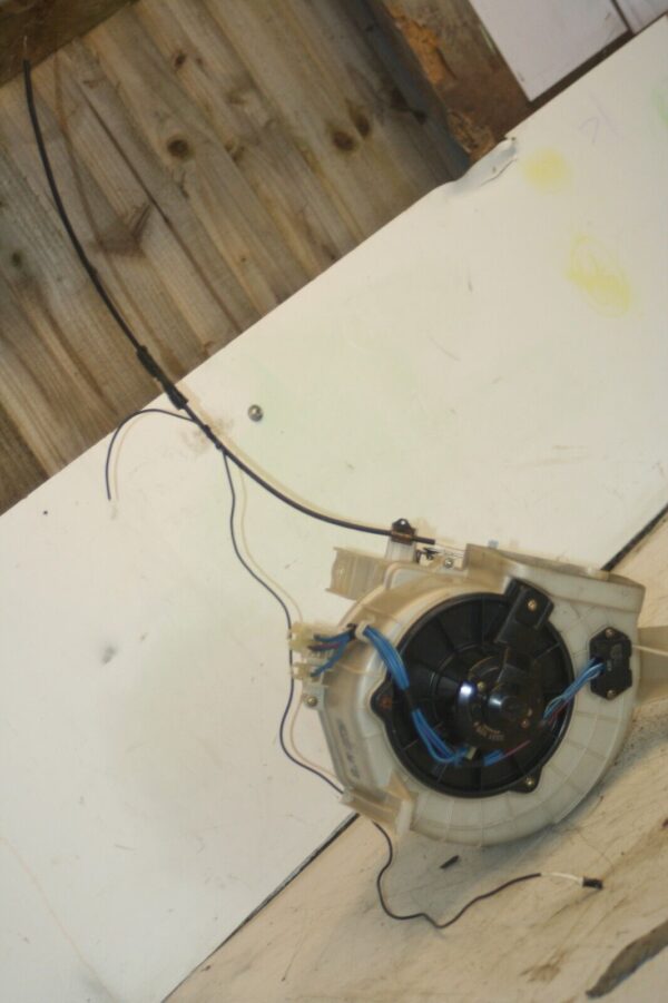 MAZDA MX5 MK1. HEATER BLOWER MOTOR FAN RESISTOR HOUSING BOX - Image 3