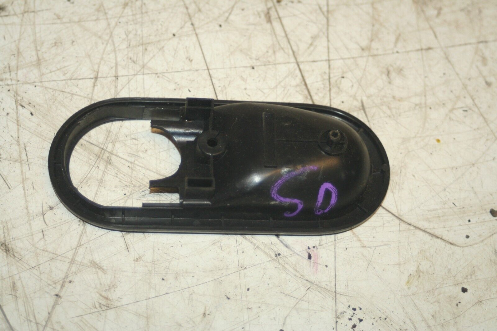 MAZDA MX5 MK1. DOOR HANDLE TRIM DRIVER SIDE - Image 2