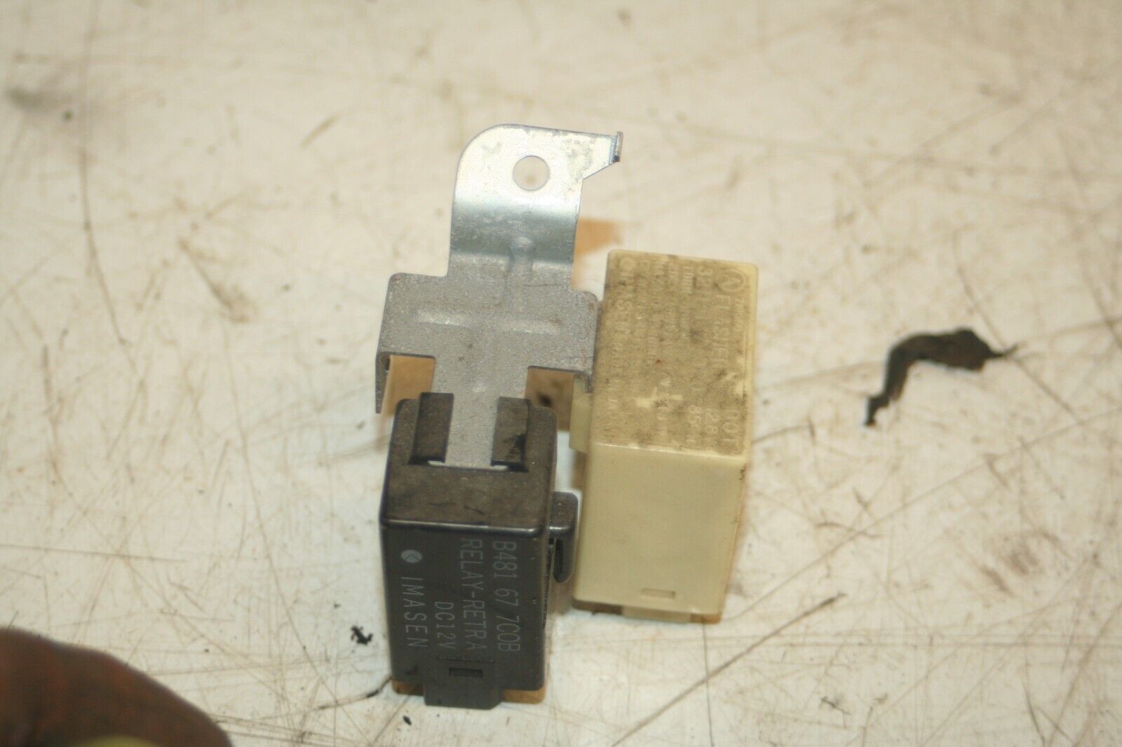 MAZDA MX5 MK1. RELAYS HAZARD FLASHER HEADLIGHT RELAY - Image 3