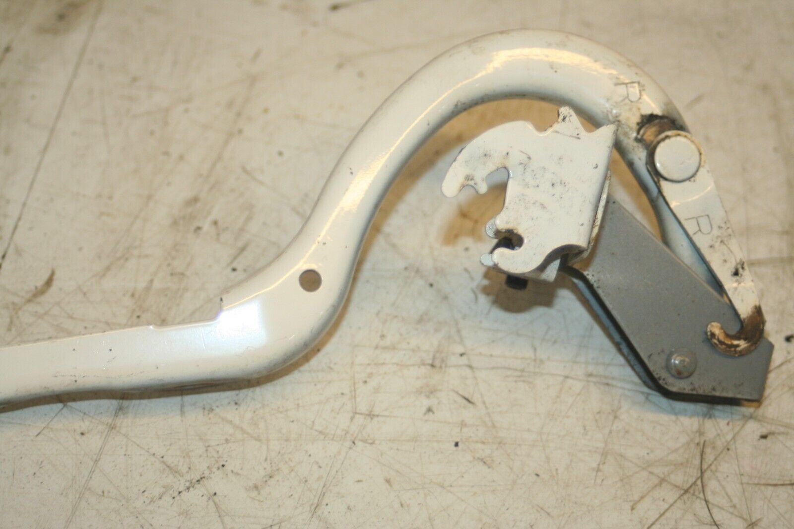 MAZDA MX5 MK1. PASSENGERER SIDE BOOT TAILGATE HINGE